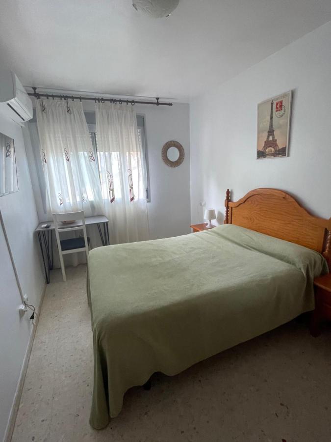 Hostal Mediterraneo Torre Del Mar Exterior photo